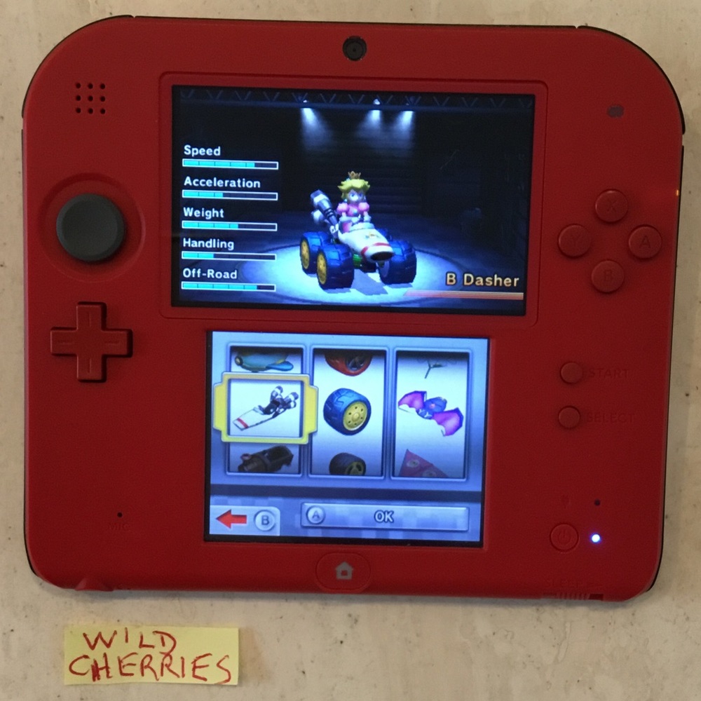 Mario Kart 7 Nintendo 2DS Console Handheld System Red & Charger Game & Box - Picture 12 of 16